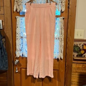 Cotton gauze wide leg pants. Light pink